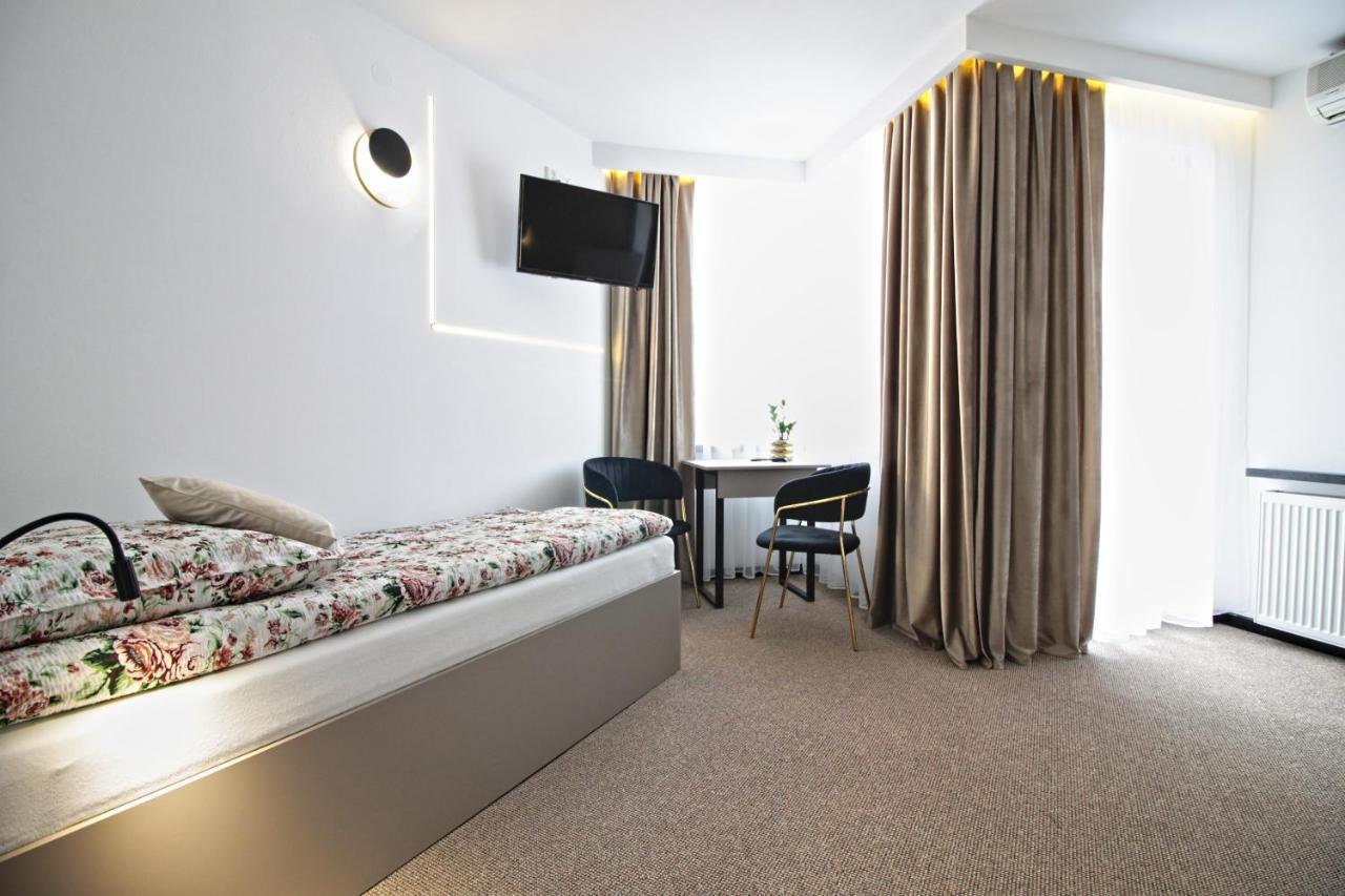 Motel Na Zbojeckiej Skawa Exteriör bild