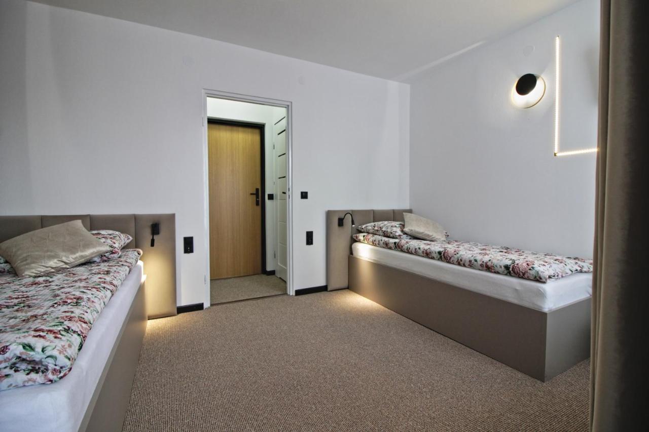 Motel Na Zbojeckiej Skawa Exteriör bild