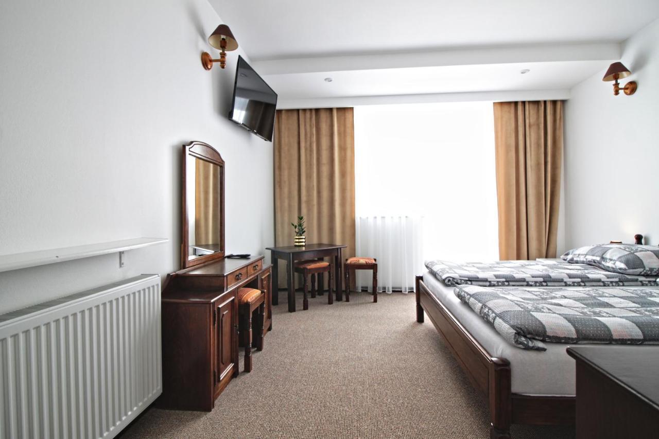 Motel Na Zbojeckiej Skawa Exteriör bild
