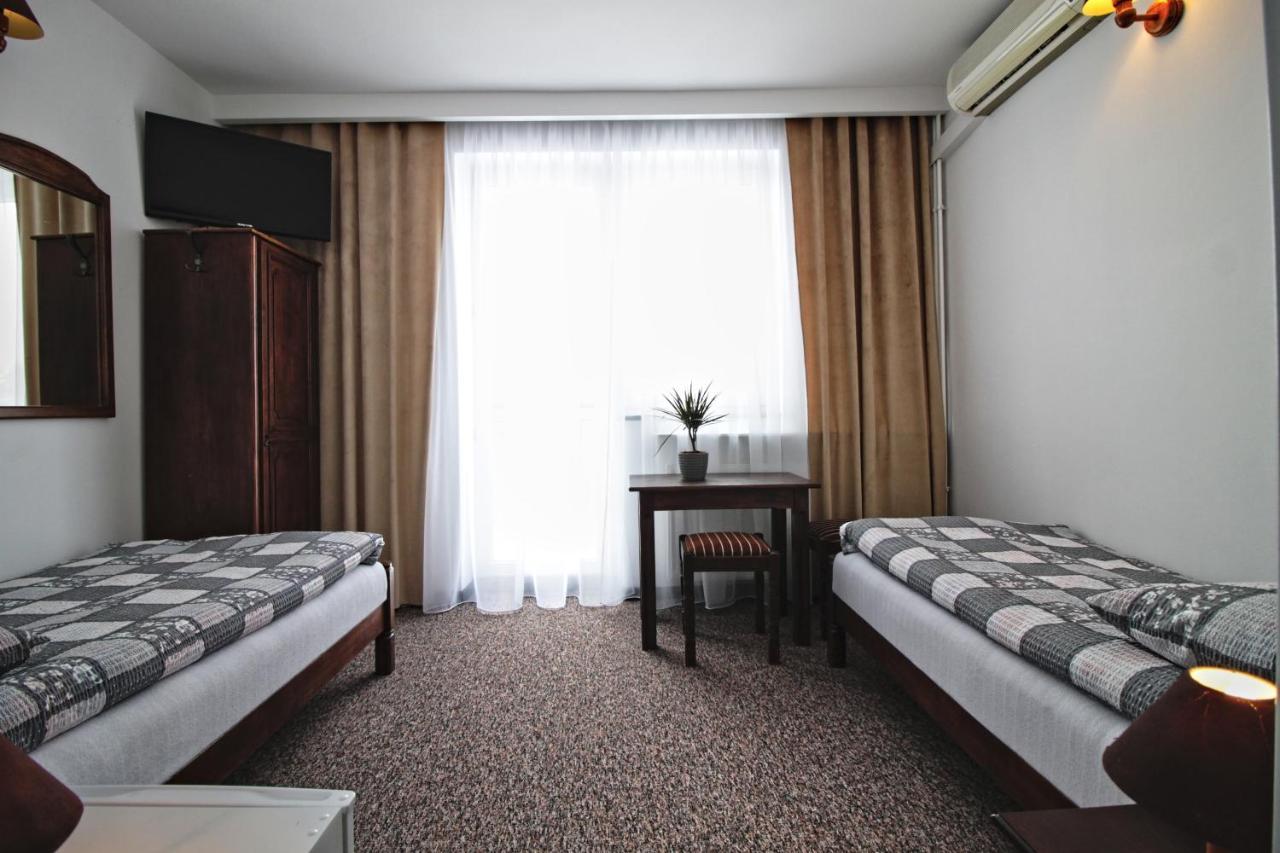 Motel Na Zbojeckiej Skawa Exteriör bild