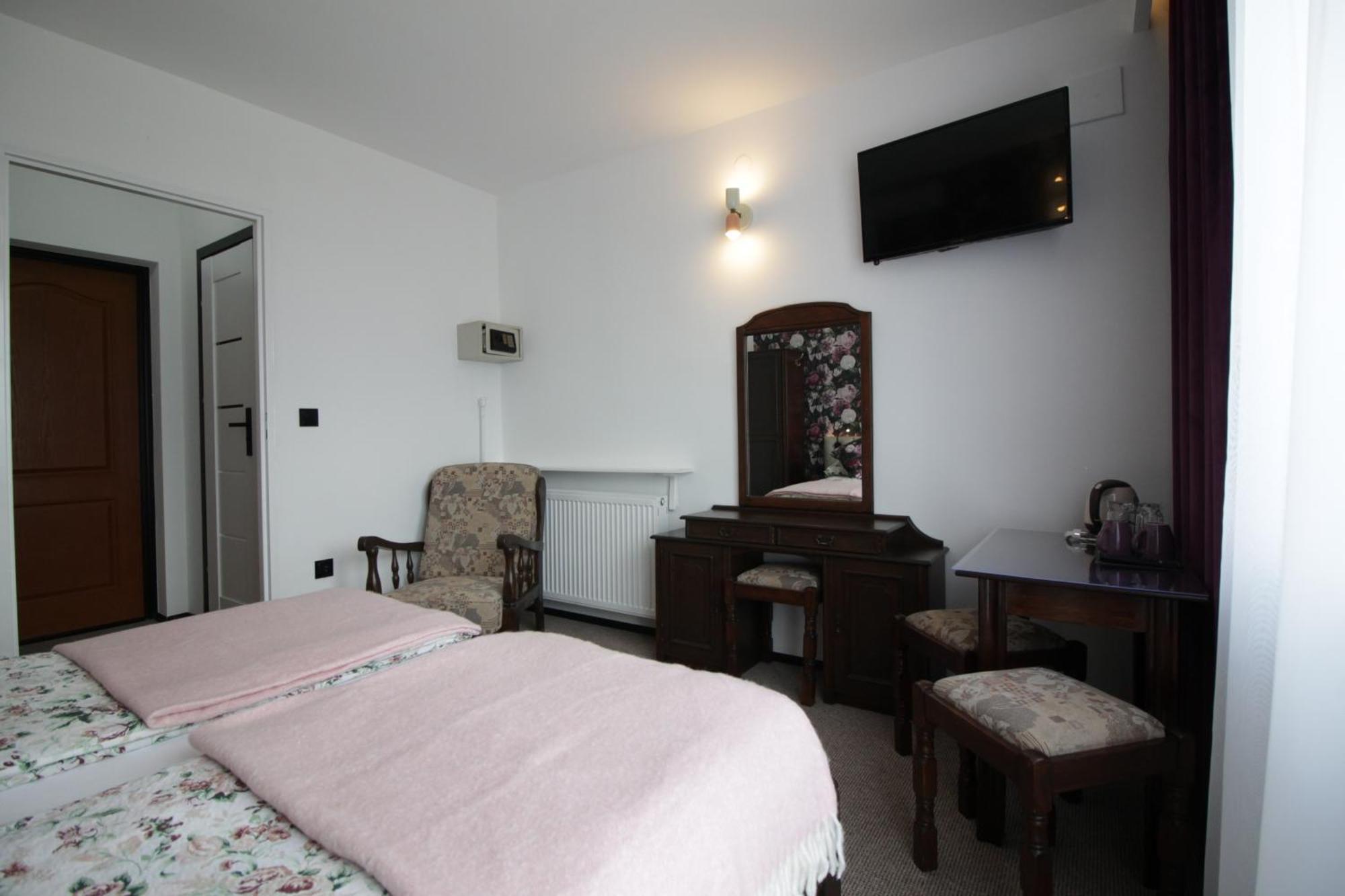 Motel Na Zbojeckiej Skawa Exteriör bild
