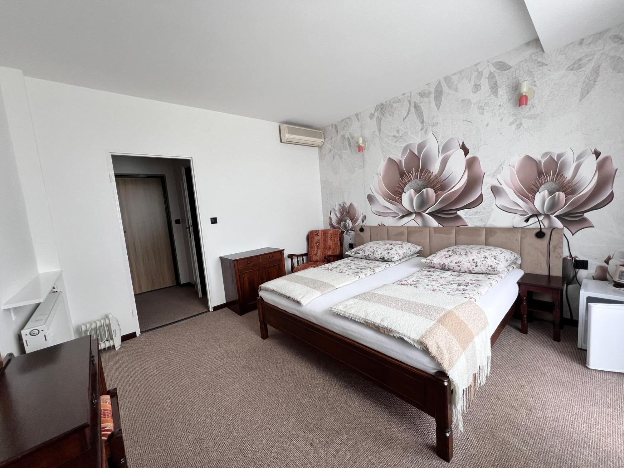 Motel Na Zbojeckiej Skawa Exteriör bild